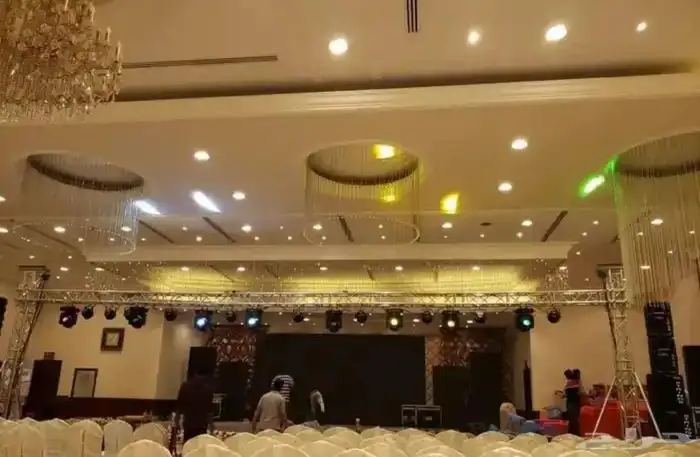 ايجار شاشات اضاءات ستيجات مسارح انظمة صوتيه 8