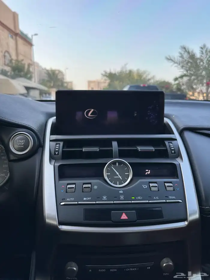لكزس NX300 15