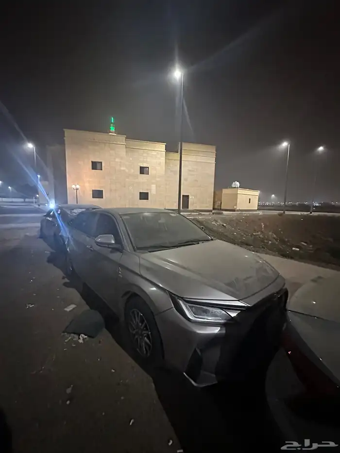 للبيع عدد متنوع سيارات توالف موديلات 2023 و 2024 و 2025 4