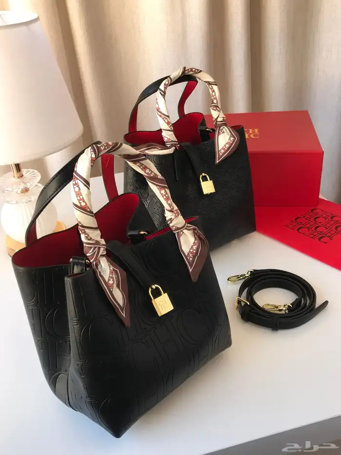 شنط وشوزات ماركه مختلفه 10