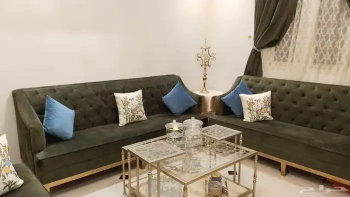 طاولة مع قاعدة رخام 2