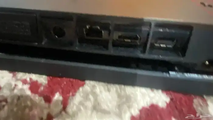بلايستيشن 4مستعمل مع يدتين سوم 6