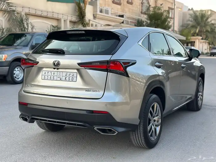 لكزس NX300 8