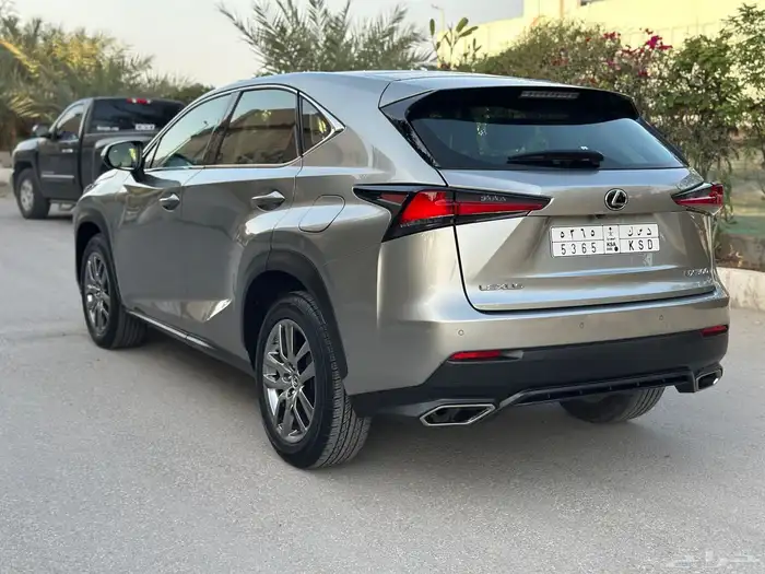 لكزس NX300 7