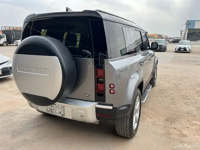 تم البيع -لاندروفر ديفندر Defender 110S 2023 سعودي ناغي 8