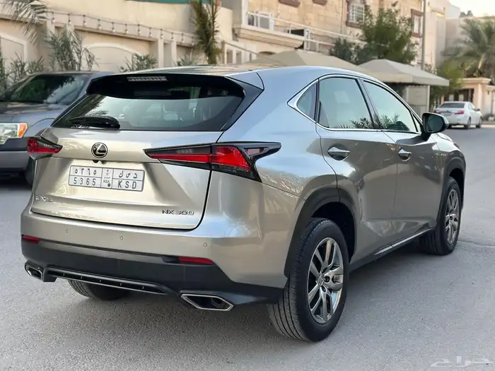 لكزس NX300 5