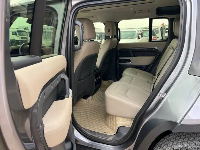 تم البيع -لاندروفر ديفندر Defender 110S 2023 سعودي ناغي 12
