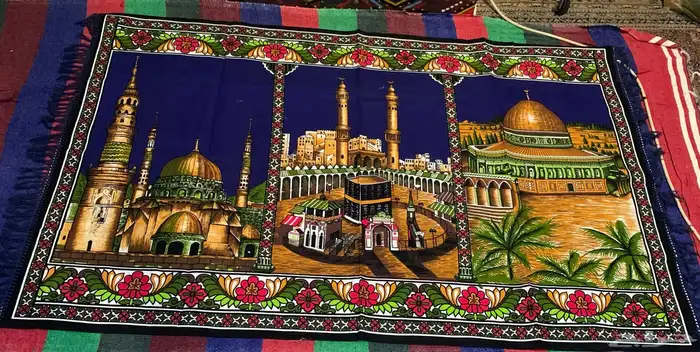 سجادات صلاة وسجادات حائط من اشكل القديم للبيع 2