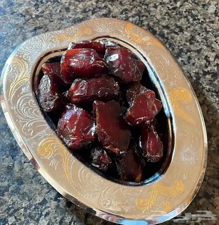 للبيع تمر خضري مكنوز فاخر   إنتاج 2024 بسعر مغري 0