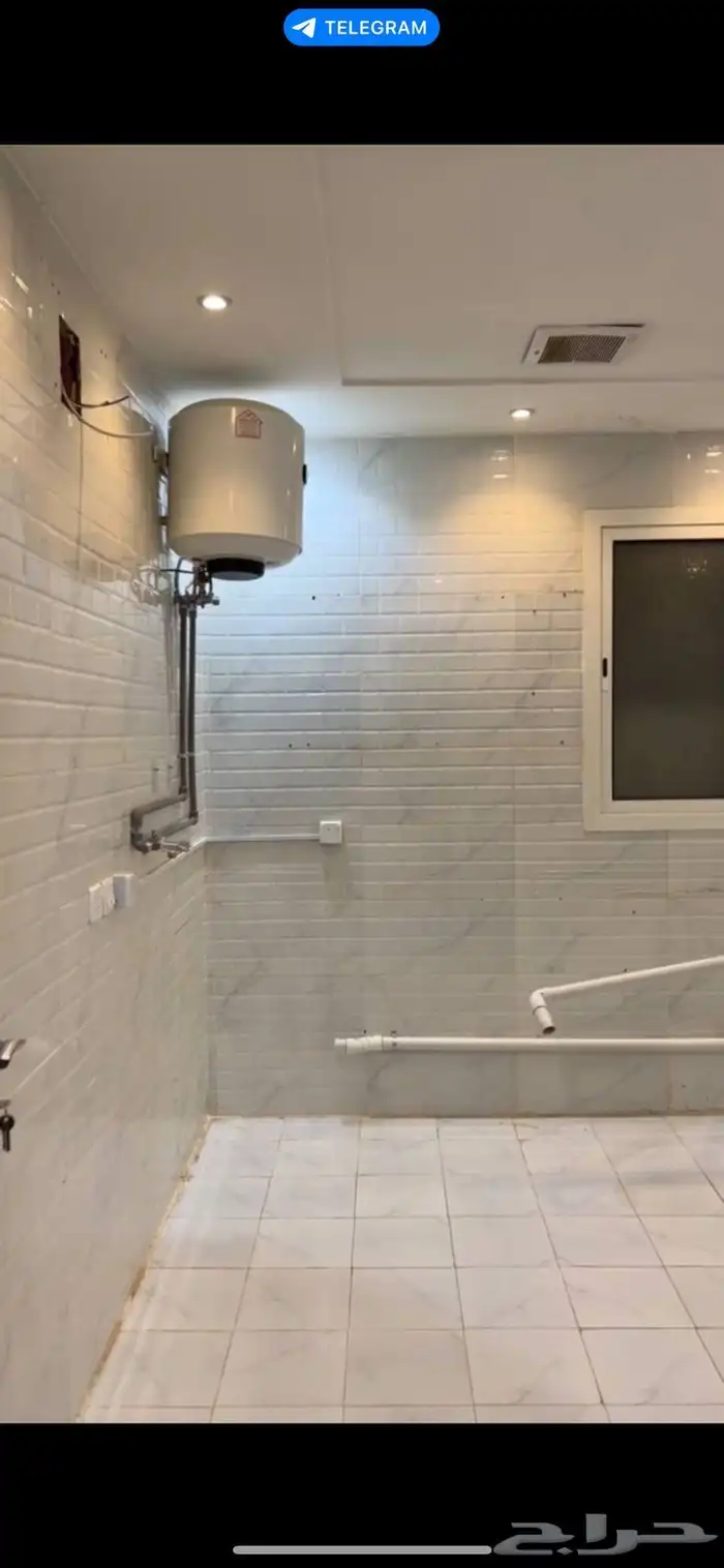 للايجار شقة عوايل بتصميم ممتاز حي الرمال 5