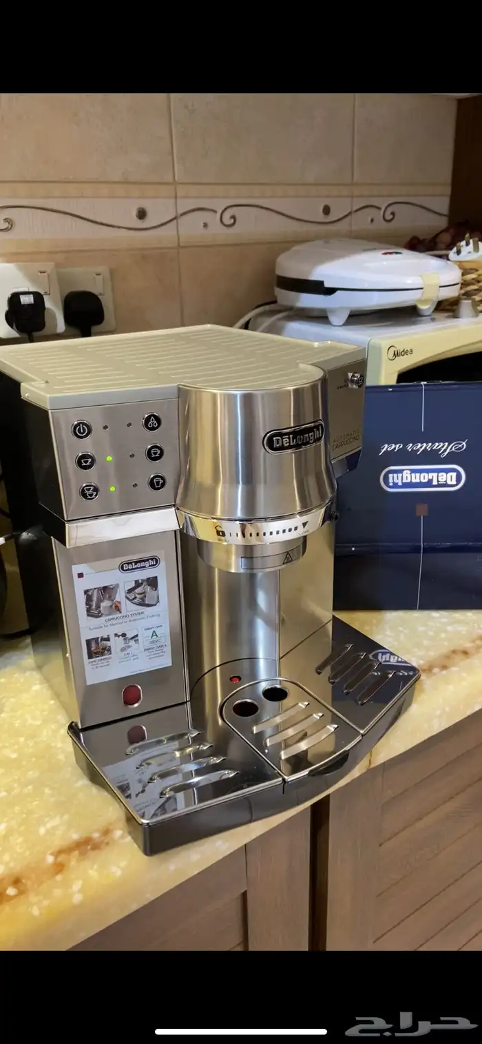 ماكينة قهوة احترافية (ديلونجي) 1