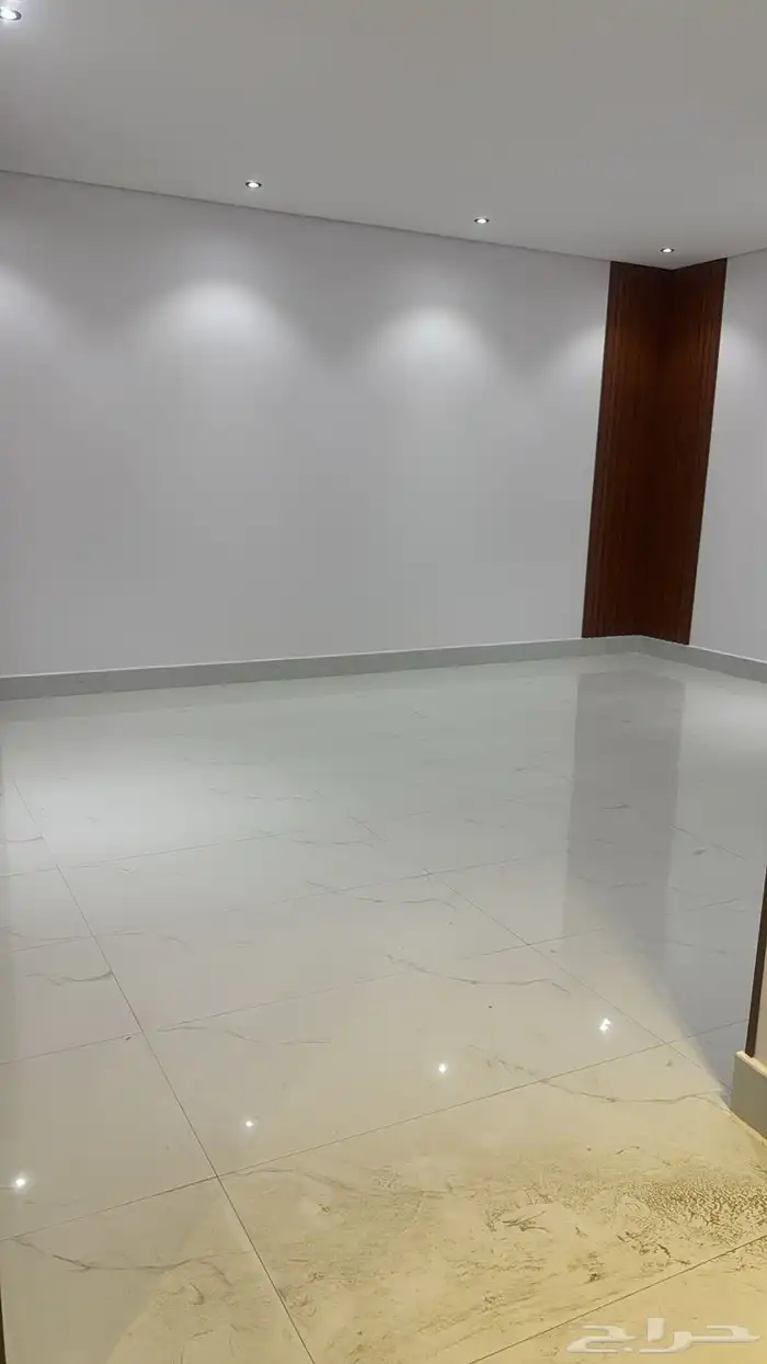 فيلا دور أرضي   4 شقق 3