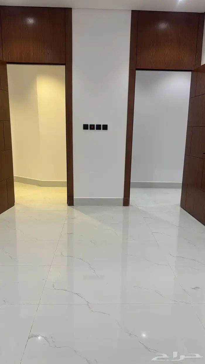 فيلا دور أرضي   4 شقق 4