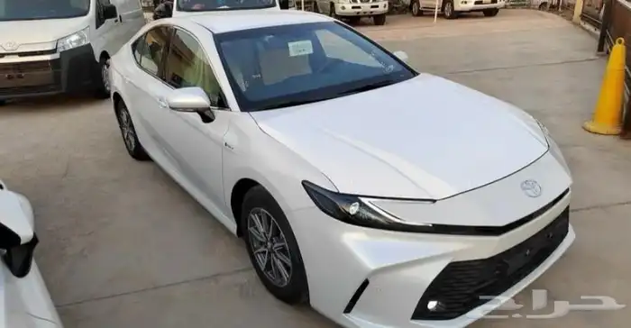 كامري 2025 اقساط بنوك نص فل ستاندر بنزين هايبرد 9