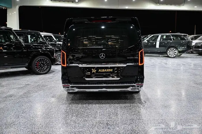 شركة البريمي لسيارات مرسيدس van 11