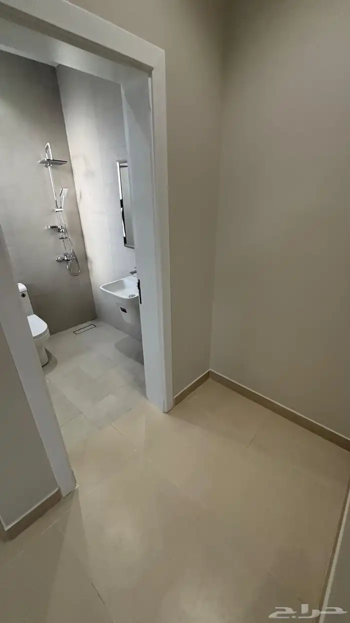 فيلا في العاليه بمساحه 248م و 4 غرف نوم 24