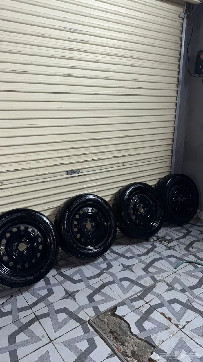سوح مقاس 225   55   17 خمس بلوط للبيع 6