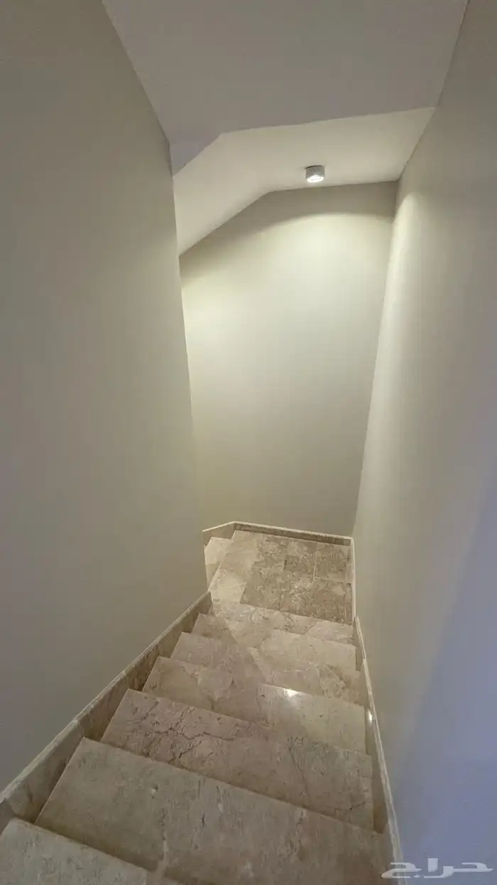 فيلا في العاليه بمساحه 248م و 4 غرف نوم 17