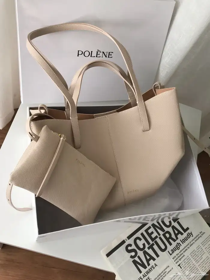 شنط نسائيه ماركه بالملحقات وبسعر خيالي . 26