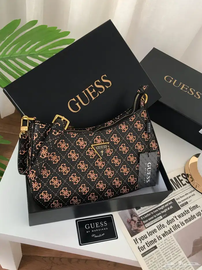 شنط نسائيه ماركه بالملحقات وبسعر خيالي . 17