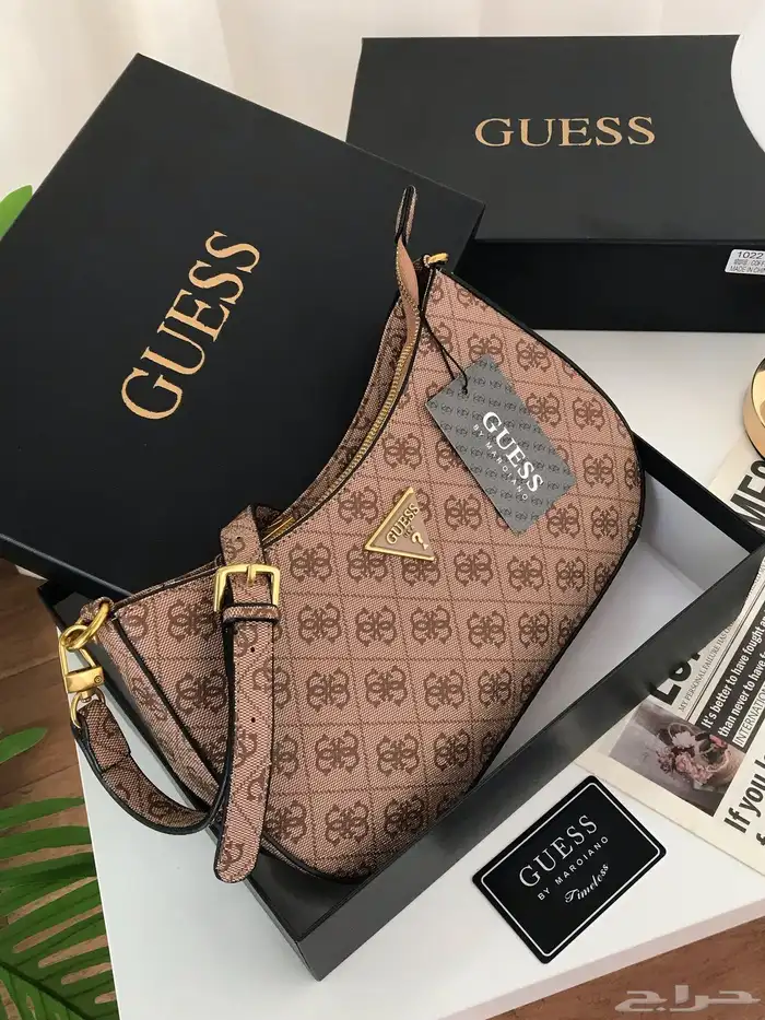 شنط نسائيه ماركه بالملحقات وبسعر خيالي . 16