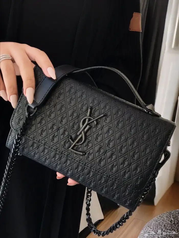 شنط ميو ميو عدة اشكال وعدة خيارات 76