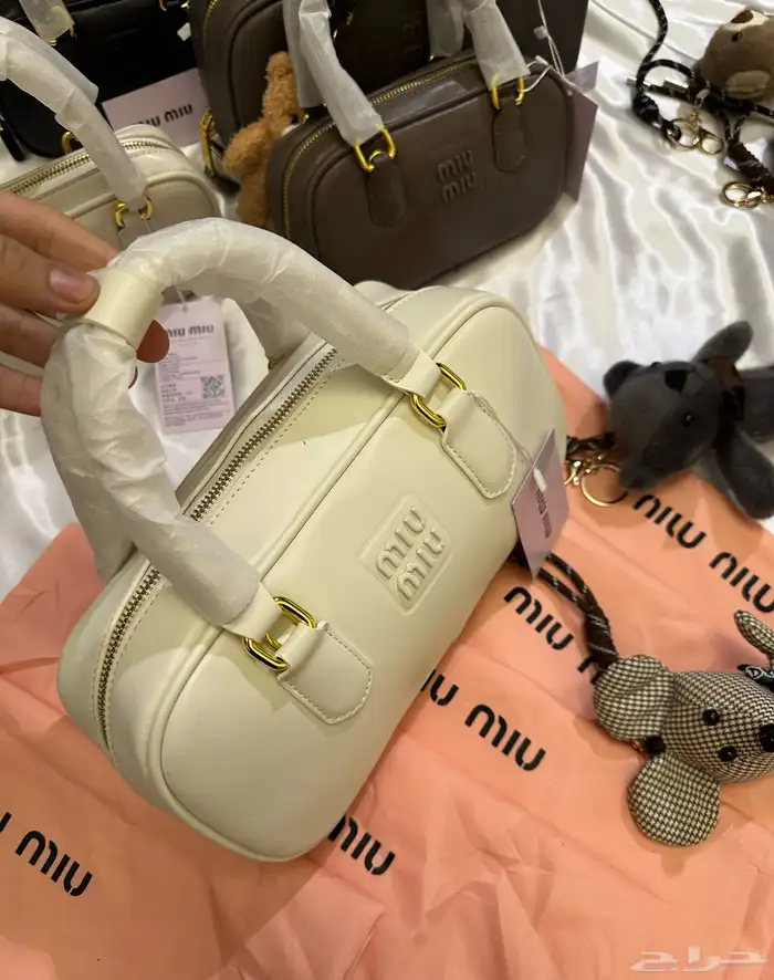 شنط ميو ميو عدة اشكال وعدة خيارات 16