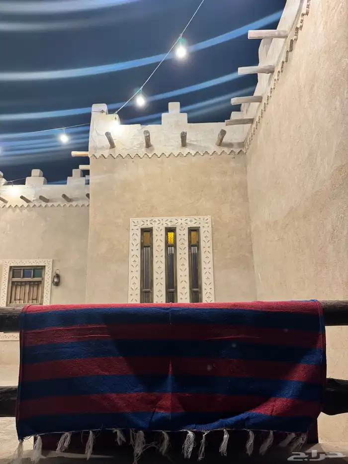 بطانيات تراثية قديمة هندية ماركة الطاووس و شراشف وبساط تراثي 35