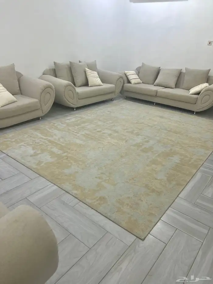 كنب  كنب  سجاد  طاولة   بيع  بيشة  ابها   اثاث  جديد 1