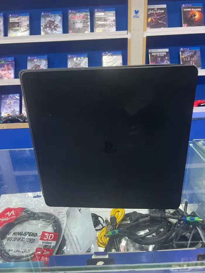 جهاز بلاستيشن 4 مهكر محمل عليه العاب نوع سليم ذاكره 1Tb 1