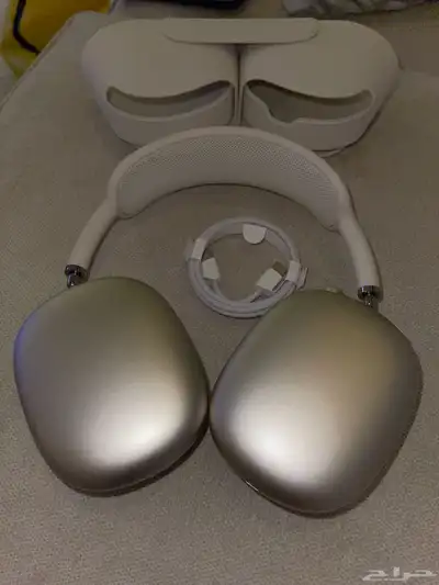 للبيع سماعه AirPods Max شبه جديدة   لون ضوء النجوم 3