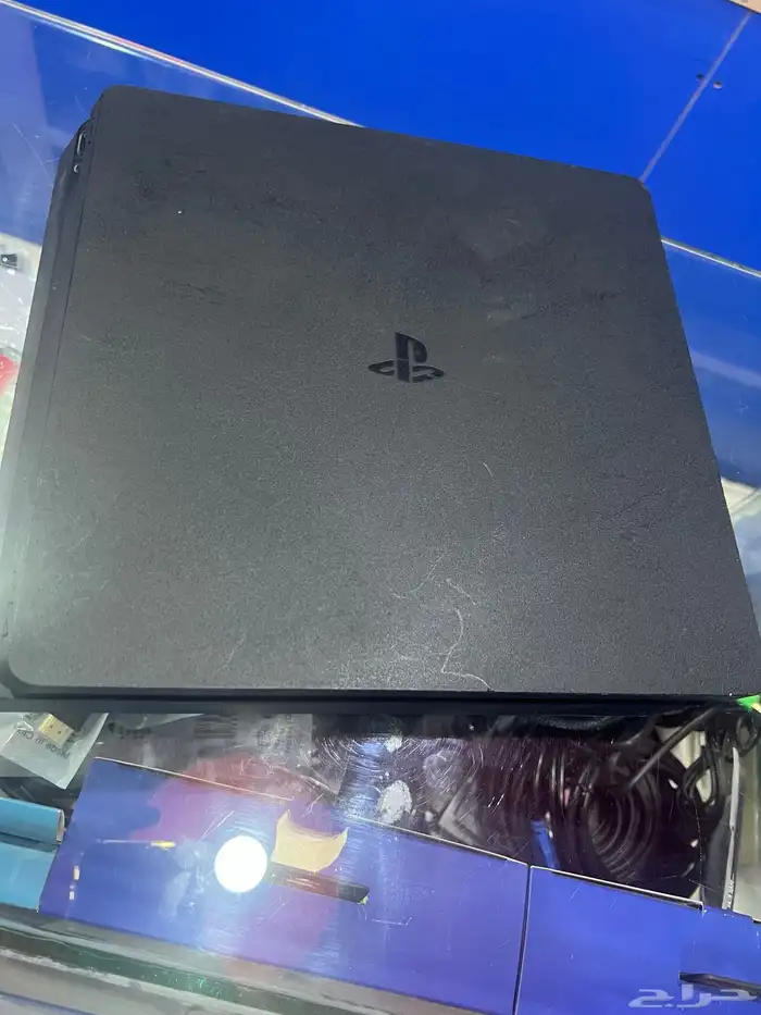 جهاز بلاستيشن 4 مهكر محمل عليه العاب نوع سليم ذاكره 1Tb 2