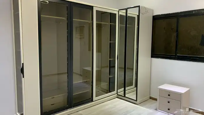 تفصل غرف نوم وتركيب كرات خشبية والتنجيد ودهان الأبواب 7