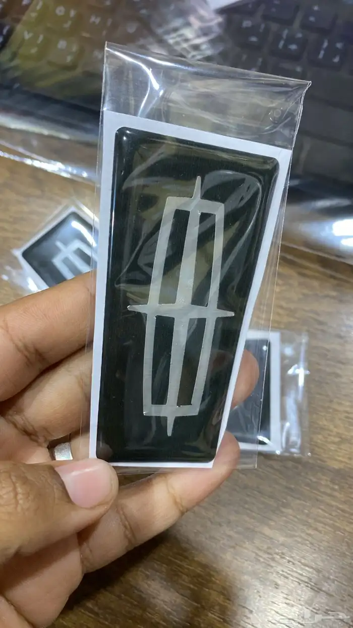 علامة شبك لينكون تاون كار 2003-2010 0