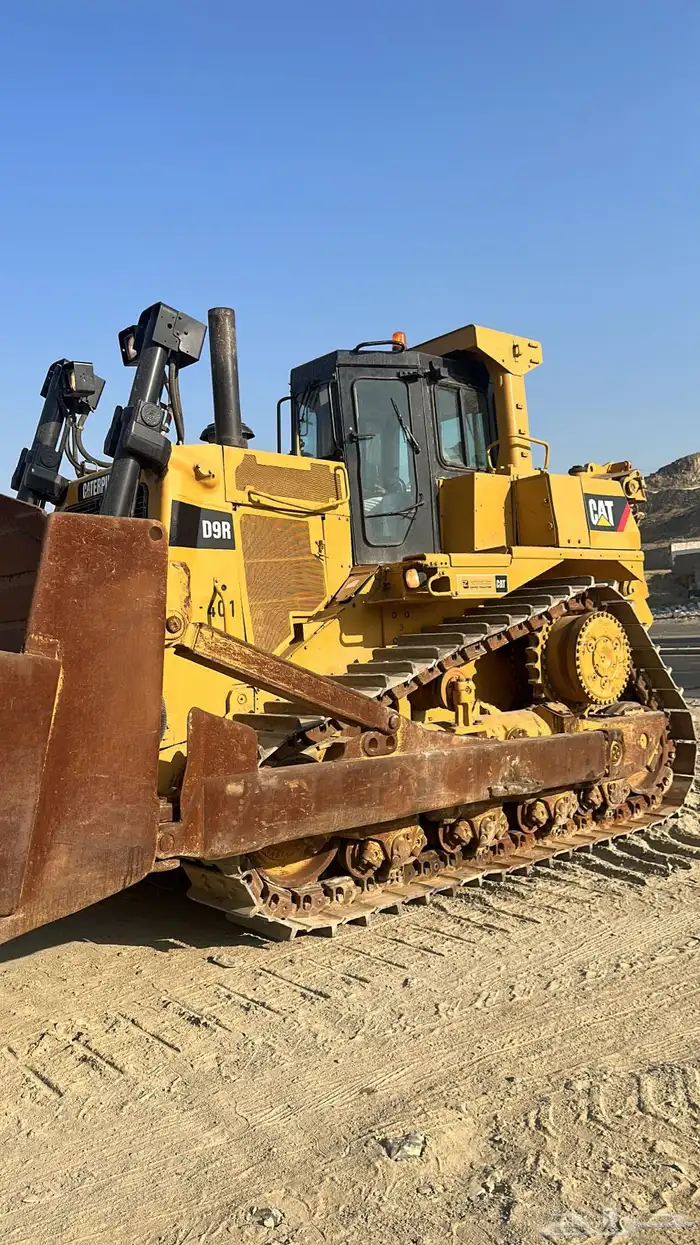 للبيع بالدوزر كتربلر D9R 2011 شبه جديد ماشي 11 الف ساعه 1