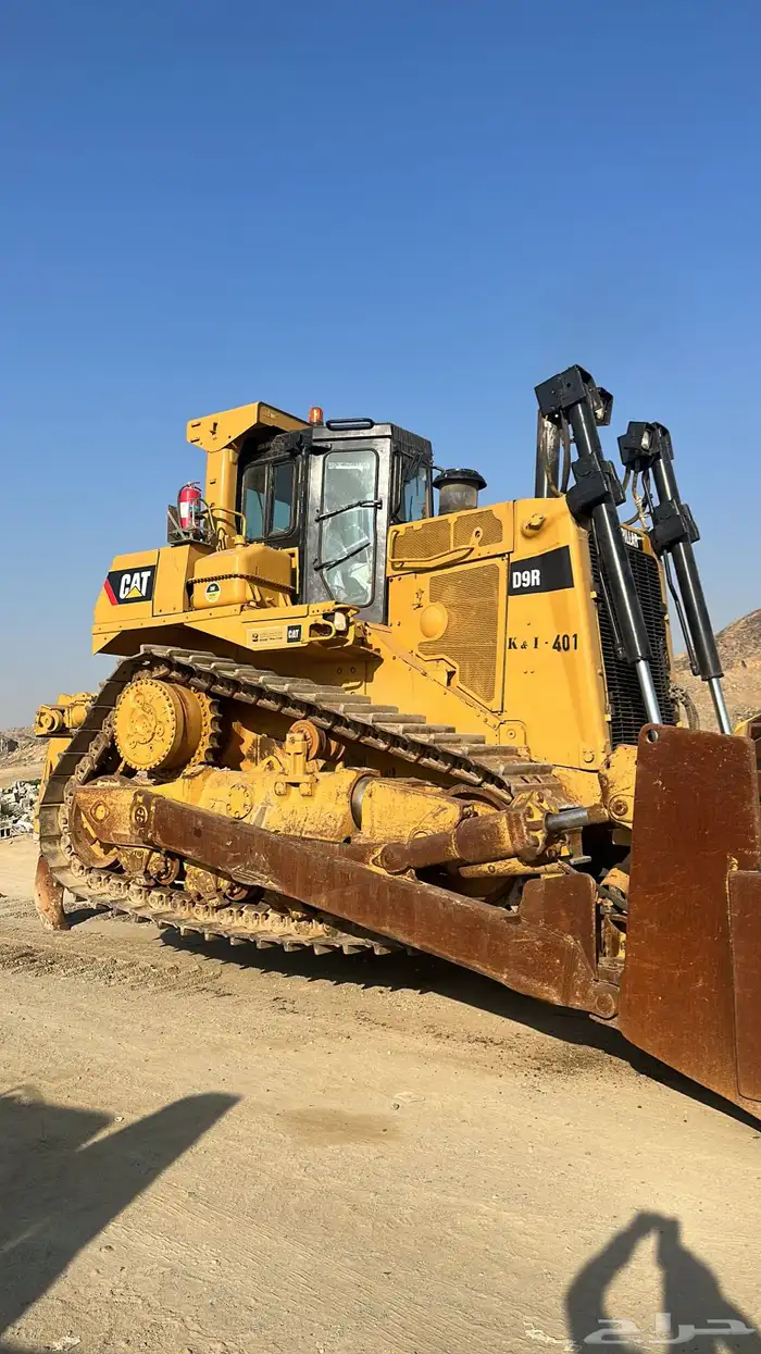 للبيع بالدوزر كتربلر D9R 2011 شبه جديد ماشي 11 الف ساعه 13