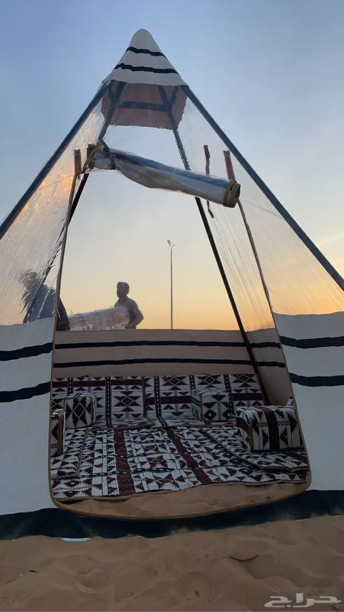 خيام هرمية 1