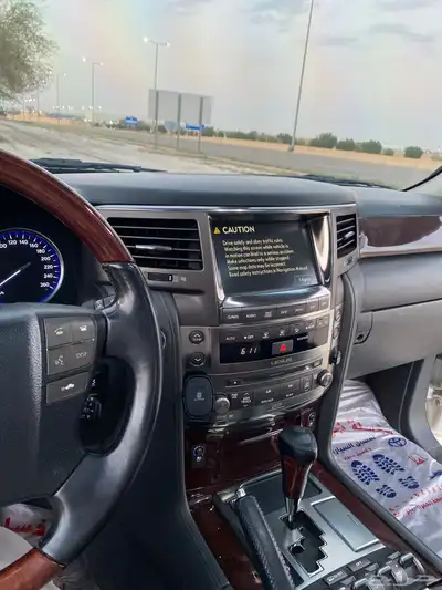 لكزس 570 LX 24