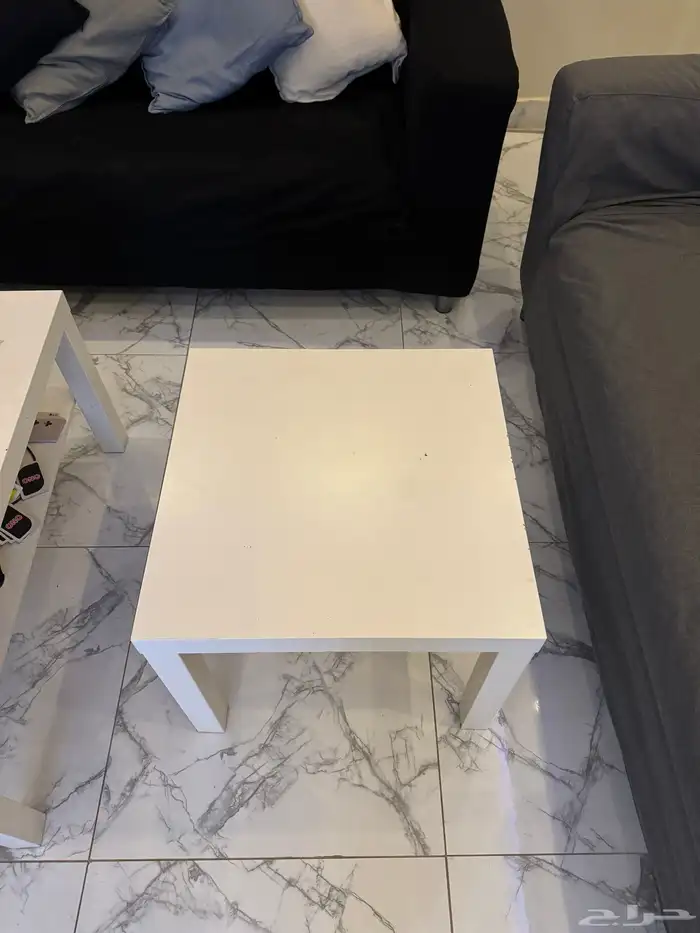 كنب ايكيا KLIPPAN   طاولات ايكيا LACK و ستائر بلاك اوت 6