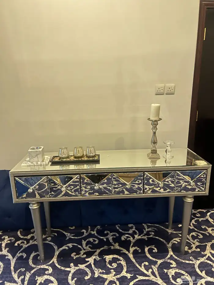 مدخل كبير للبيع نظيف جد ا وبدون كسور وثقيل ومتين 2
