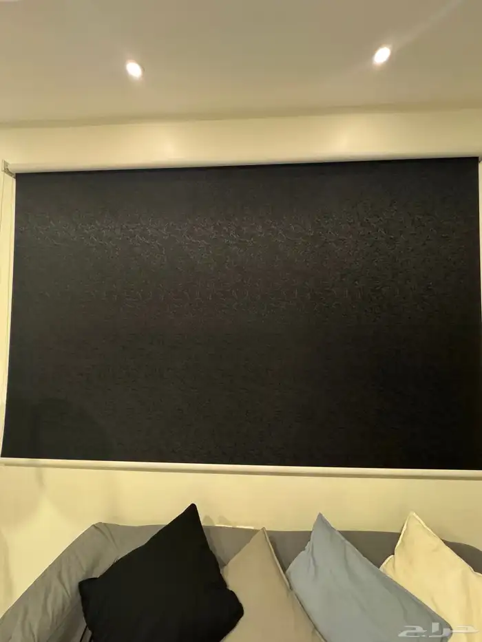 كنب ايكيا KLIPPAN   طاولات ايكيا LACK و ستائر بلاك اوت 8