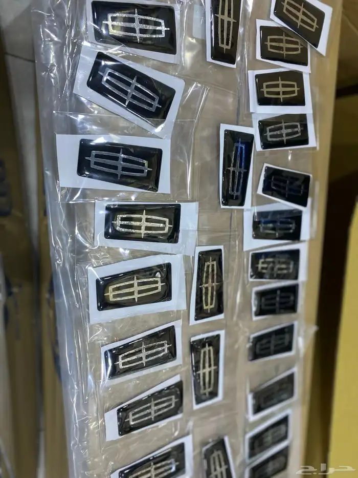 علامة شبك لينكون تاون كار 2003-2010 3