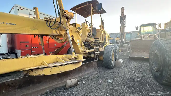 قريدر كوماتسو مقاس 705 موديل 2003 11