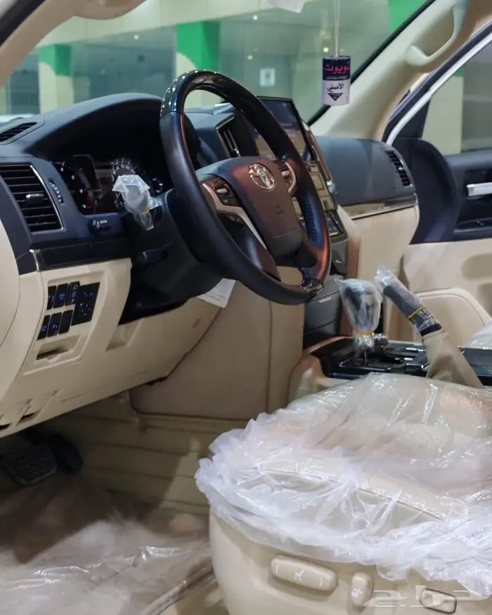 تويوتا لاندكروزر 2020 رقم 4فل الفل عبداللطيف مخزن. 15