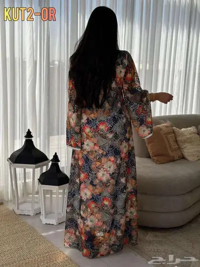 بيع جلابيات و فساتين خليجيه كمية محدوده 18