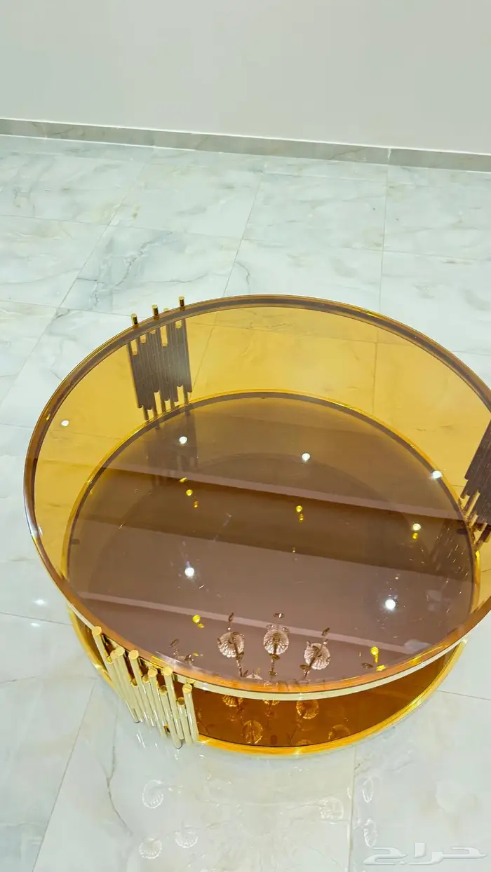 طاولة رئيسية مع الخدمه 4