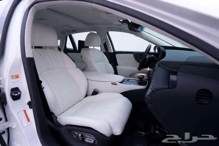 لكزس LS500 CC عبداللطيف جميل مخزنة أول مستخدم من الوكالة2021 20