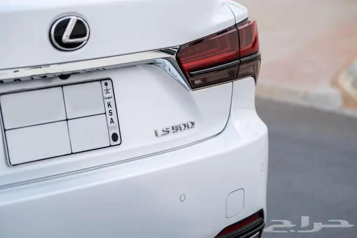 لكزس LS500 CC عبداللطيف جميل مخزنة أول مستخدم من الوكالة2021 7