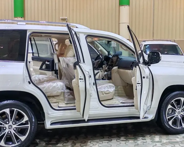 تويوتا لاندكروزر 2020 رقم 4فل الفل عبداللطيف مخزن. 4