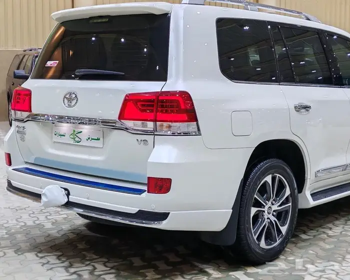 تويوتا لاندكروزر 2020 رقم 4فل الفل عبداللطيف مخزن. 6